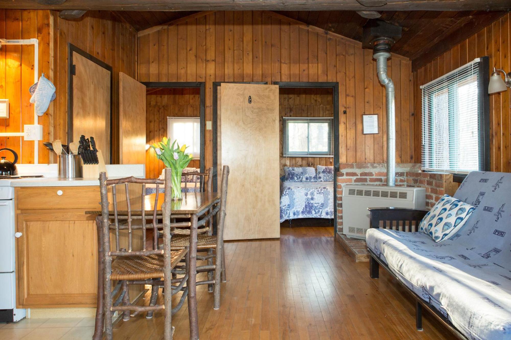 Montfair Resort Farm Crozet Room photo