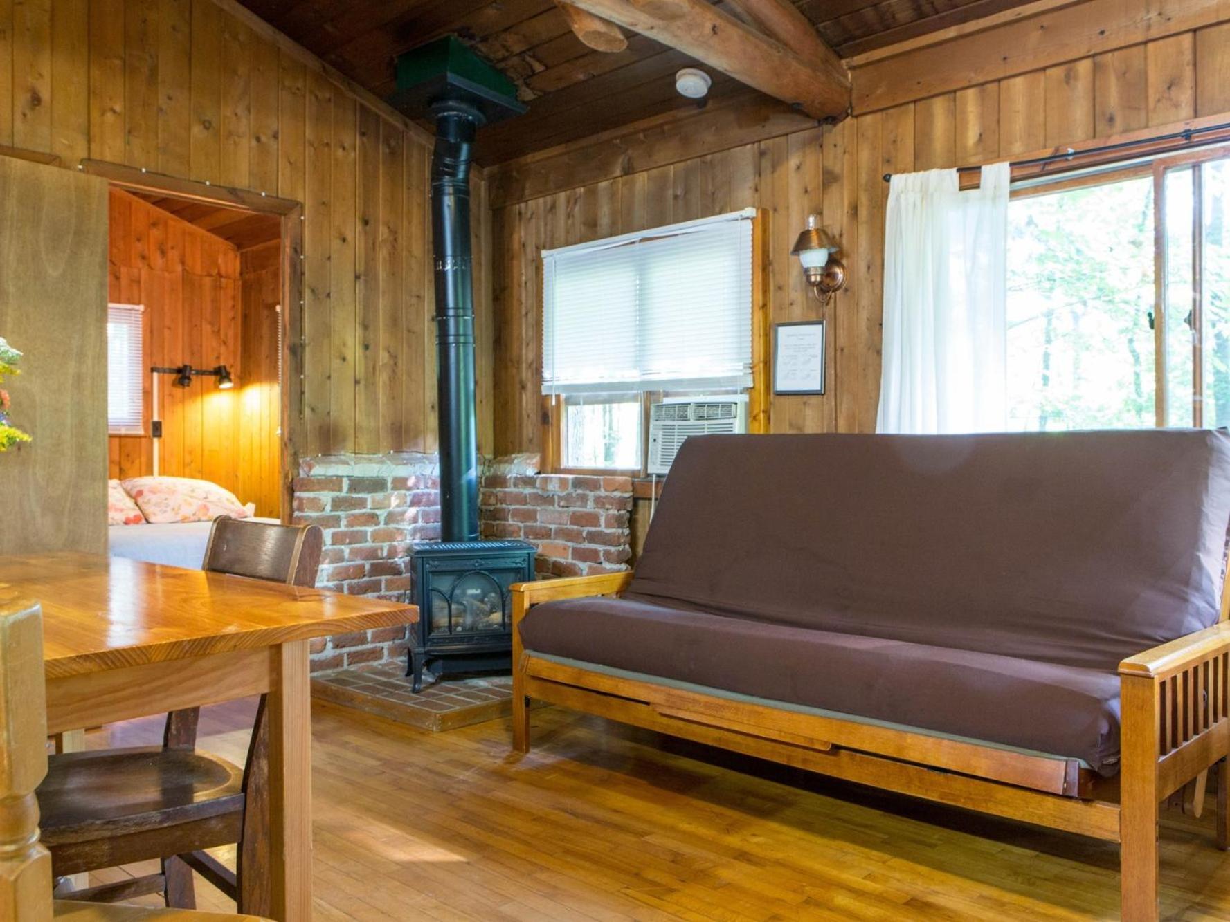 Montfair Resort Farm Crozet Room photo